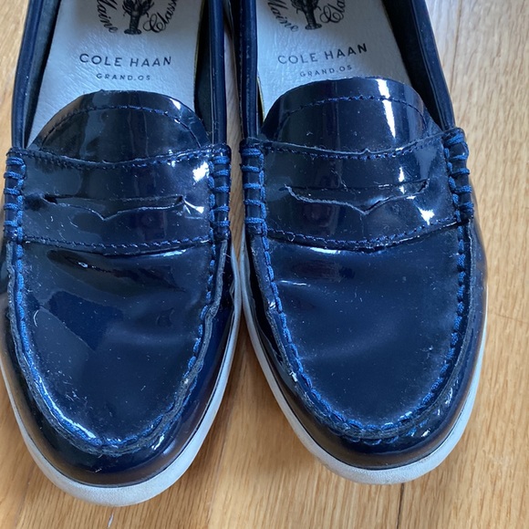 Cole Haan Grand OS pinch LTE Maine classic penny loafer Navy Patent - Picture 3 of 7